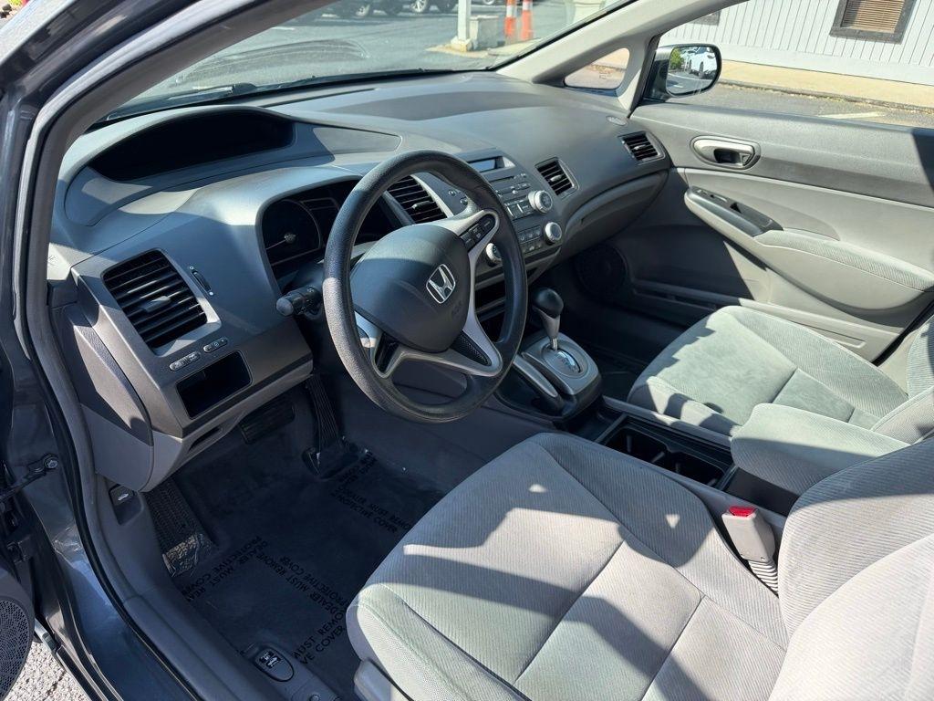 Honda Civic LX Sedan 5-Speed AT 2009