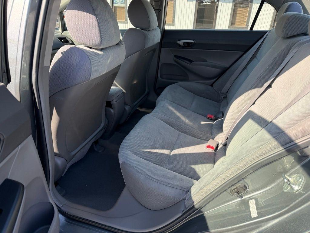 Honda Civic LX Sedan 5-Speed AT 2009