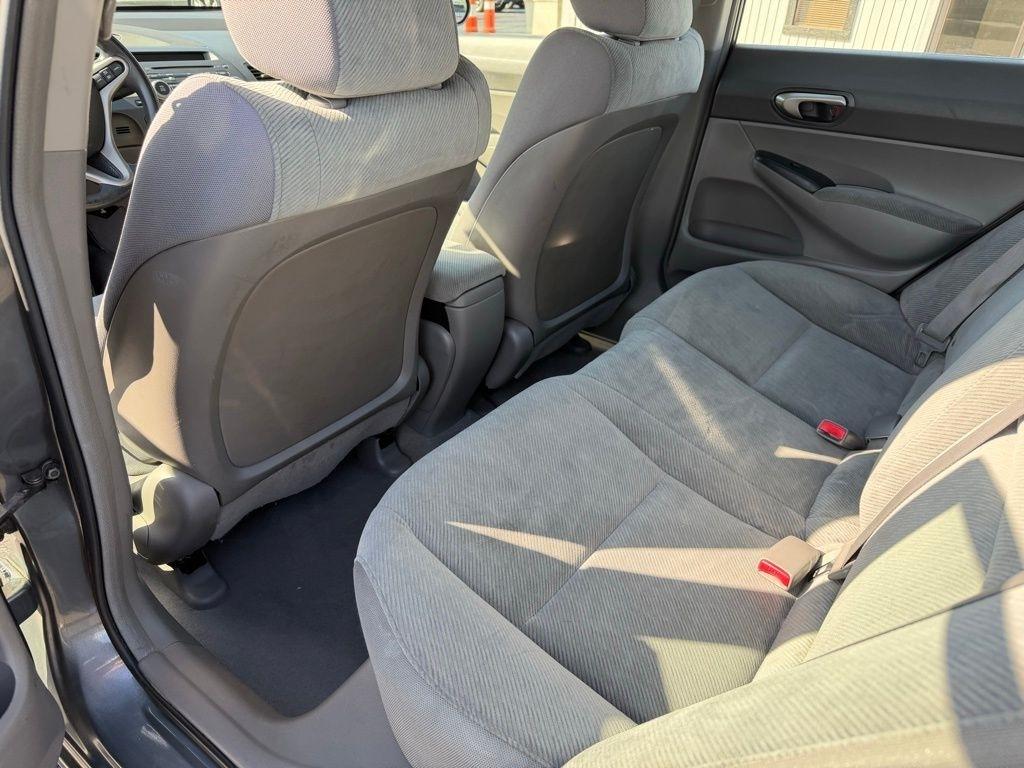 Honda Civic LX Sedan 5-Speed AT 2009