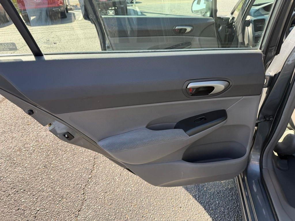 Honda Civic LX Sedan 5-Speed AT 2009