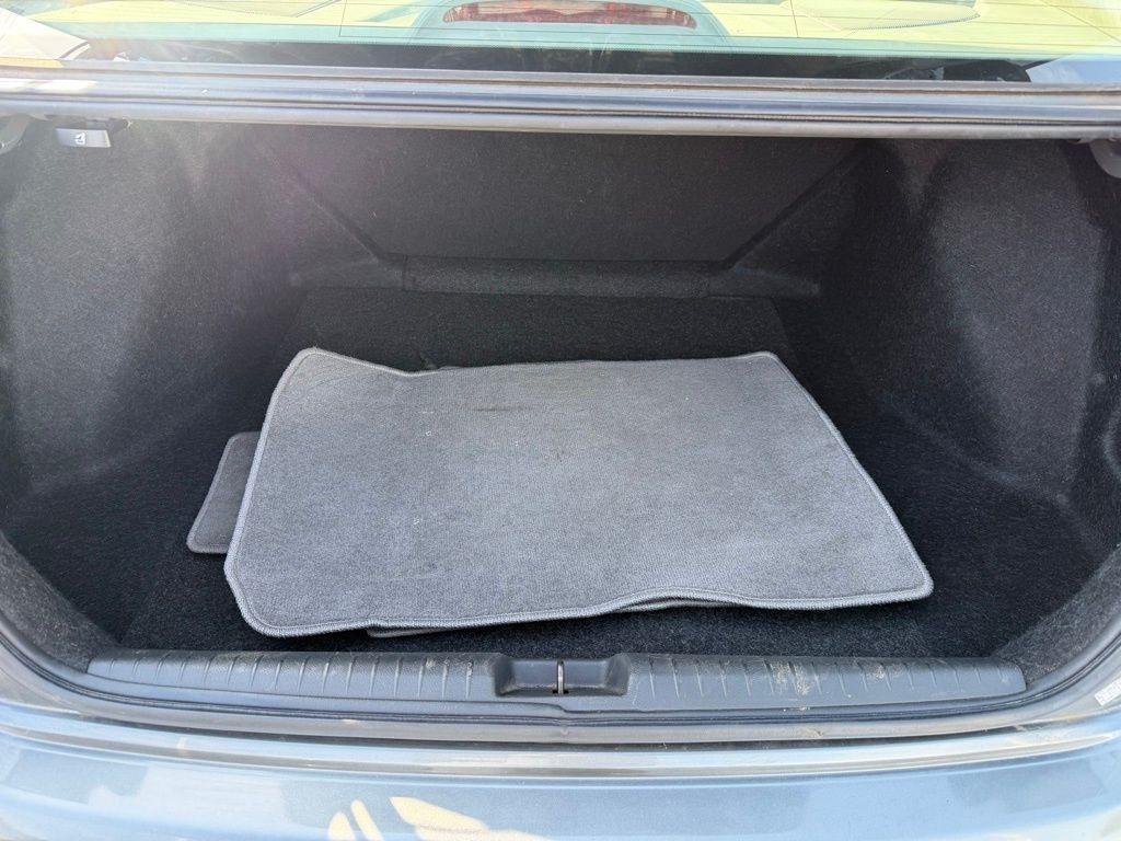 Honda Civic LX Sedan 5-Speed AT 2009