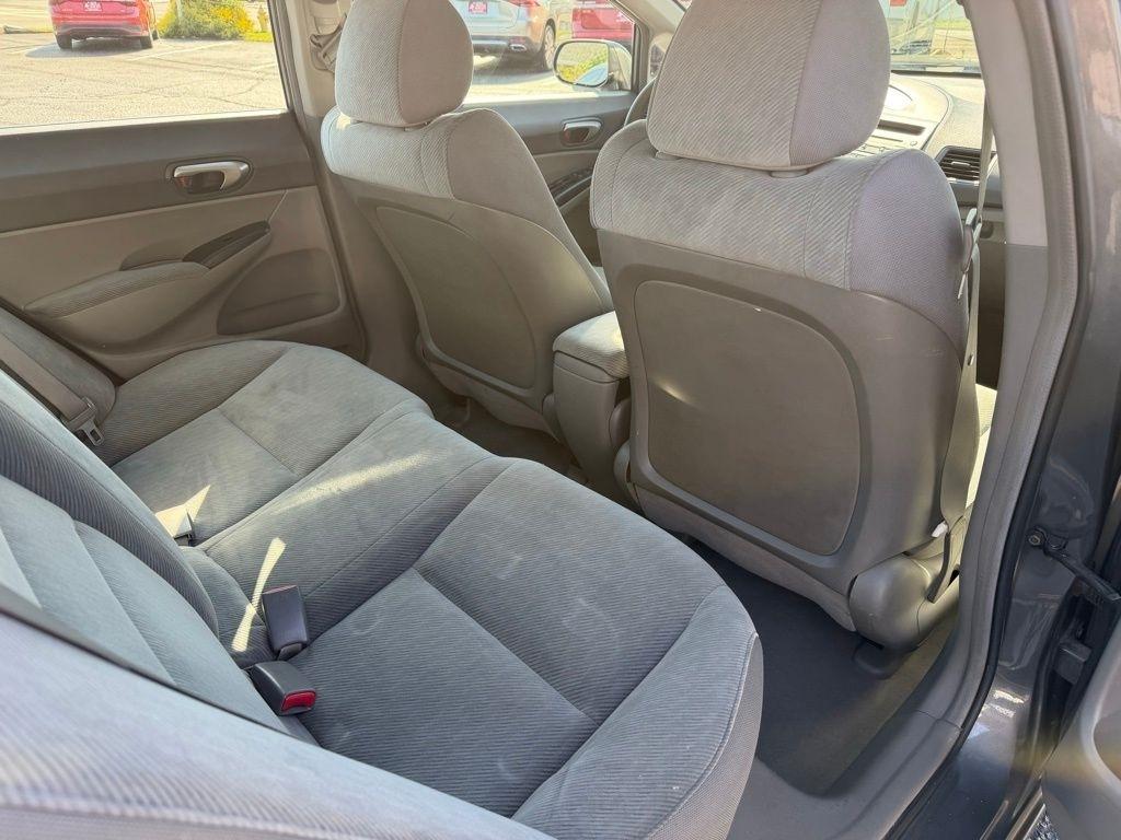 Honda Civic LX Sedan 5-Speed AT 2009