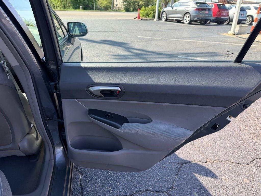 Honda Civic LX Sedan 5-Speed AT 2009