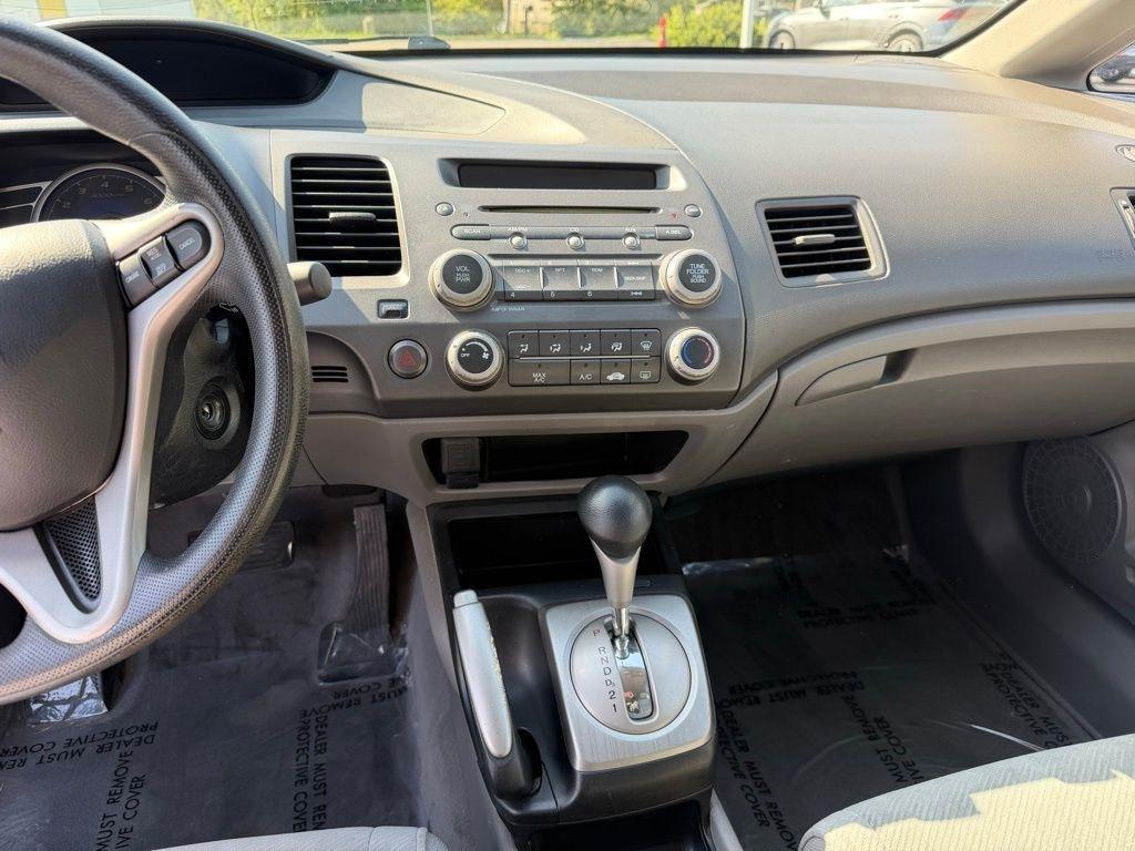 Honda Civic LX Sedan 5-Speed AT 2009