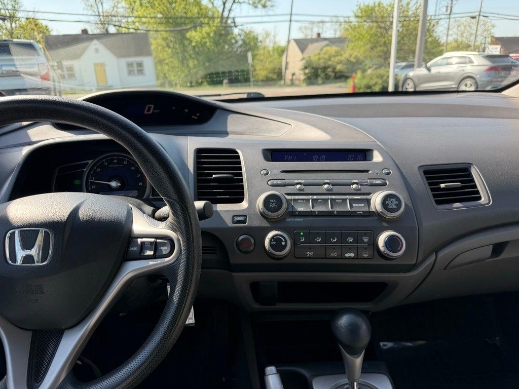 Honda Civic LX Sedan 5-Speed AT 2009