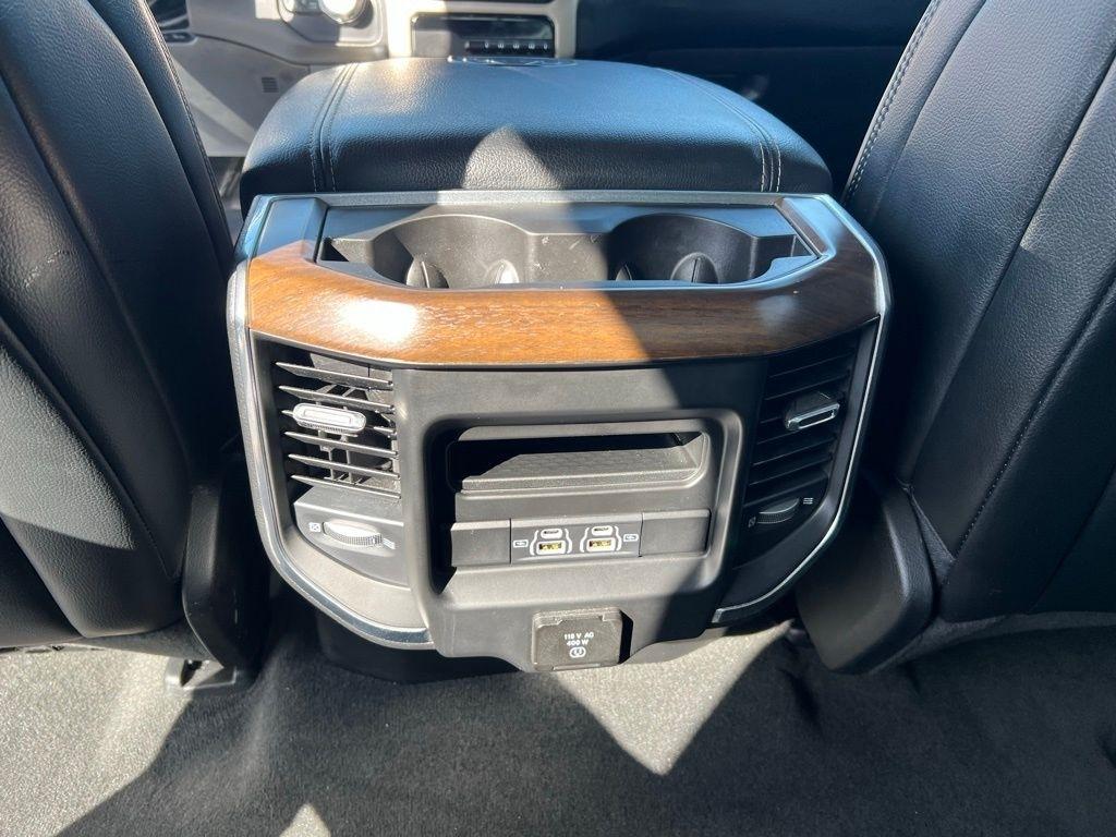 RAM 1500 Laramie Crew Cab SWB 4WD 2022