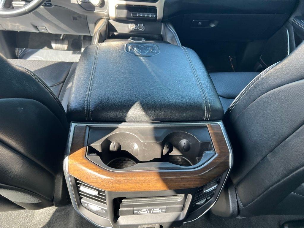 RAM 1500 Laramie Crew Cab SWB 4WD 2022