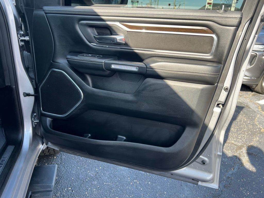 RAM 1500 Laramie Crew Cab SWB 4WD 2022