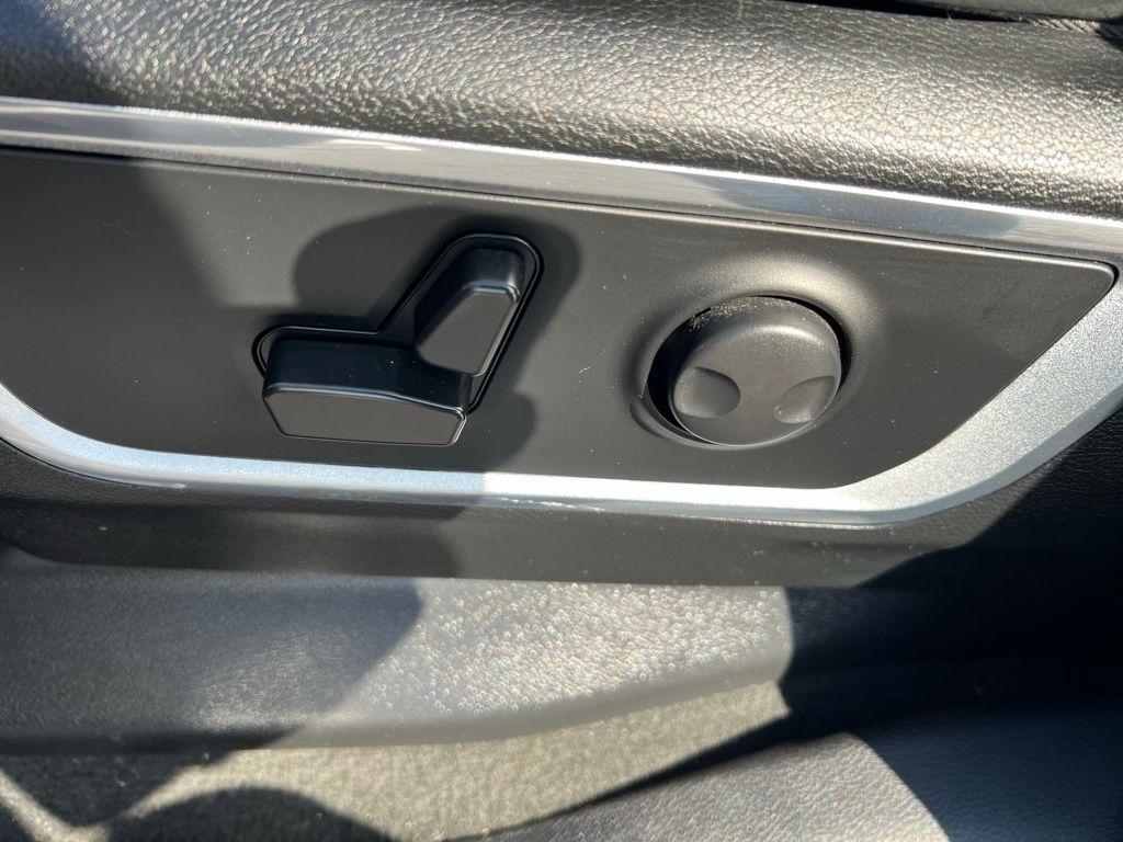 RAM 1500 Laramie Crew Cab SWB 4WD 2022