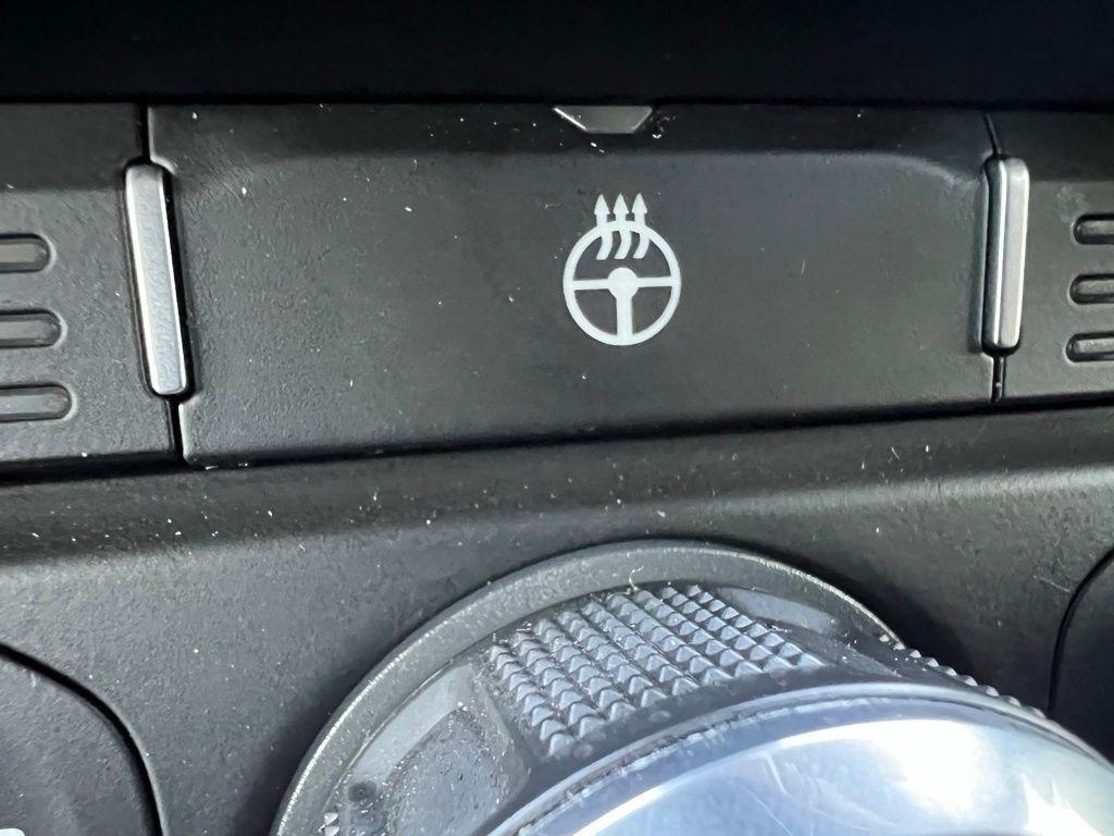 RAM 1500 Laramie Crew Cab SWB 4WD 2022