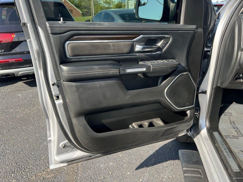 RAM 1500 Laramie Crew Cab SWB 4WD 2022