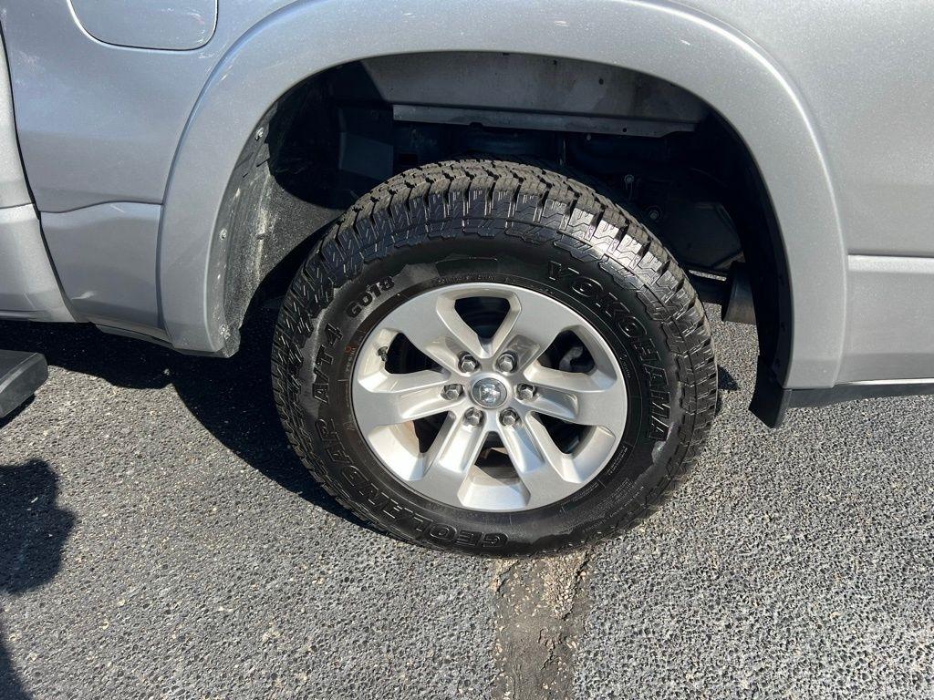 RAM 1500 Laramie Crew Cab SWB 4WD 2022