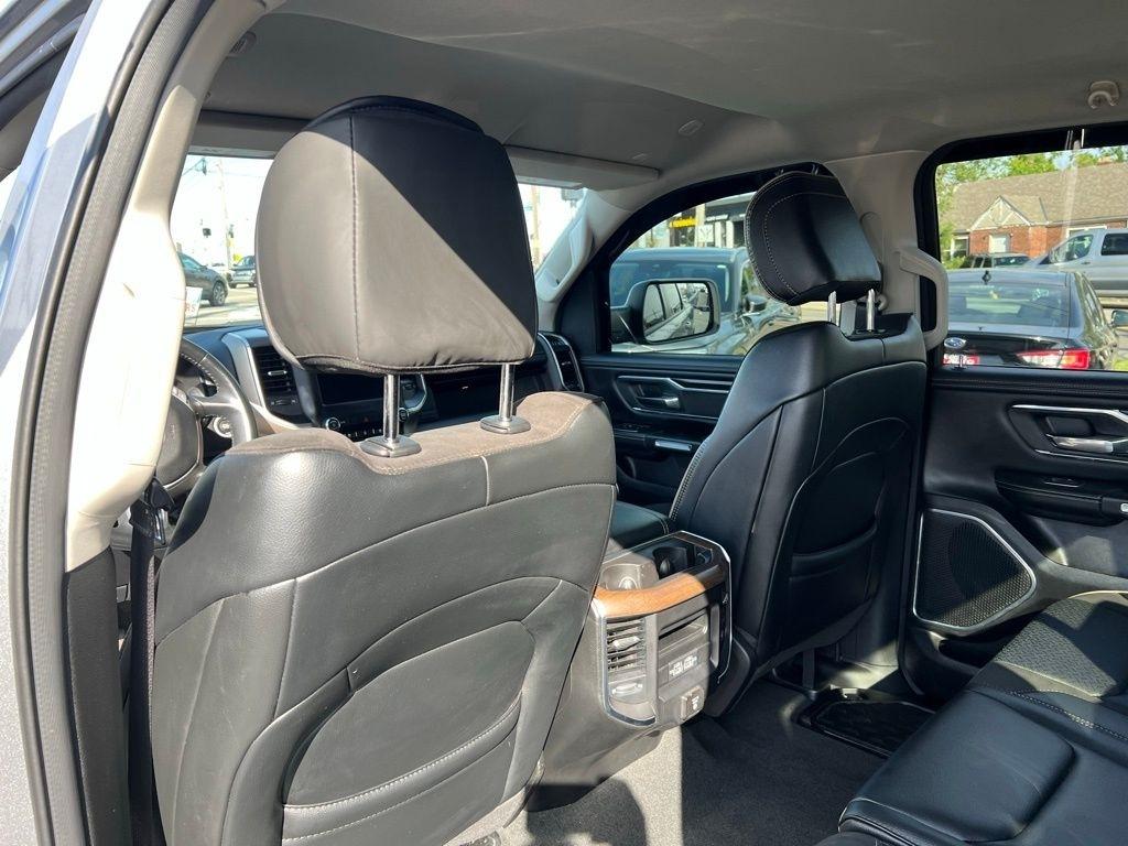 RAM 1500 Laramie Crew Cab SWB 4WD 2022