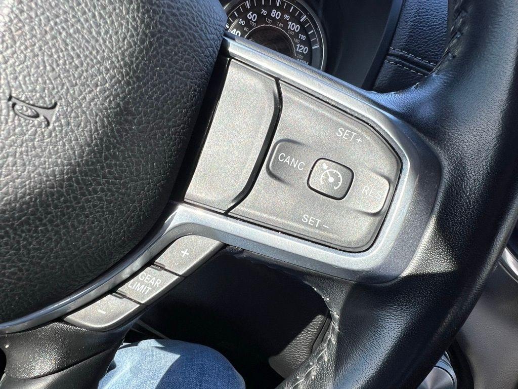 RAM 1500 Laramie Crew Cab SWB 4WD 2022