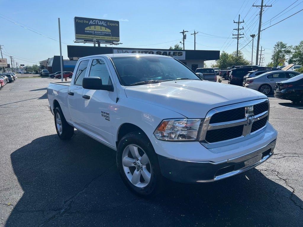RAM 1500 SLT Quad Cab 4WD 2024