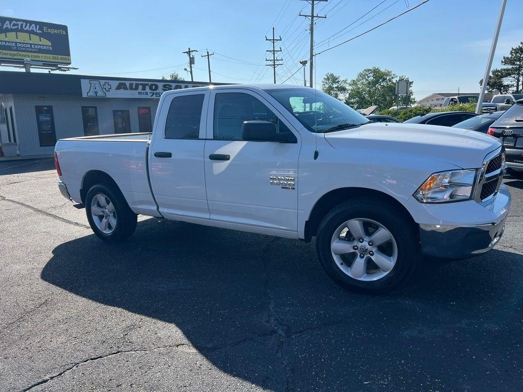 RAM 1500 SLT Quad Cab 4WD 2024