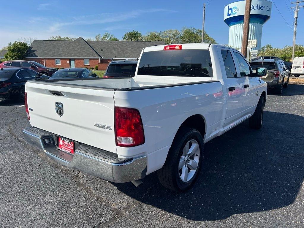 RAM 1500 SLT Quad Cab 4WD 2024
