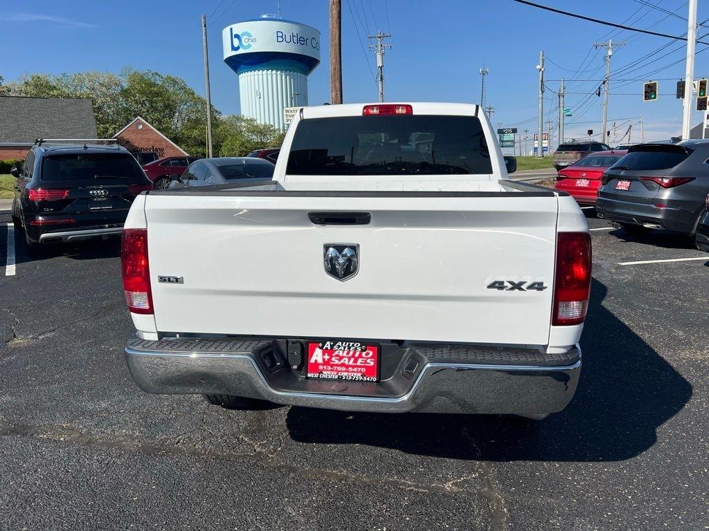RAM 1500 SLT Quad Cab 4WD 2024