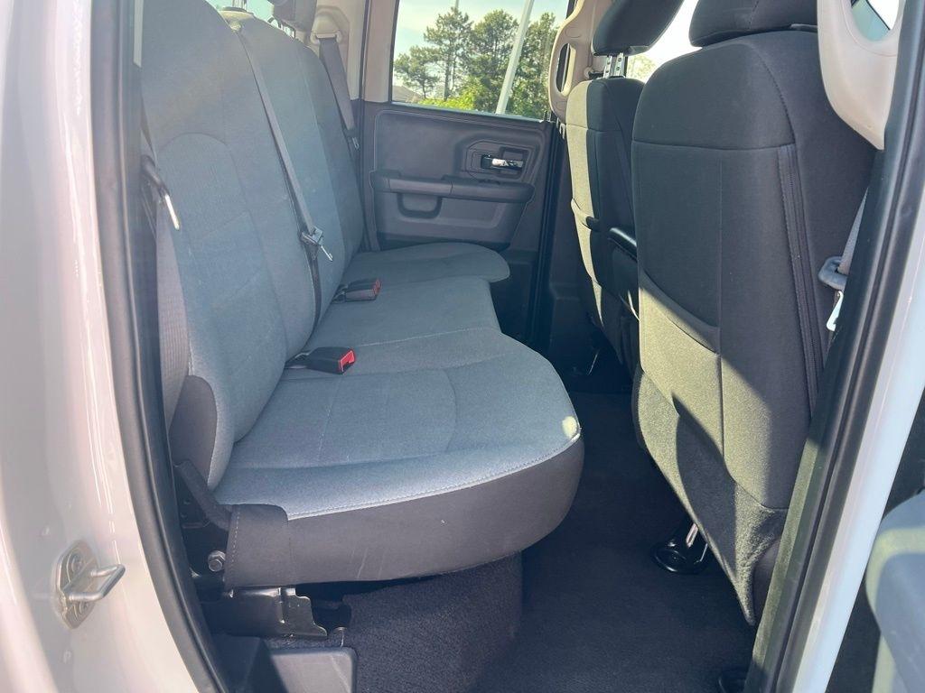 RAM 1500 SLT Quad Cab 4WD 2024