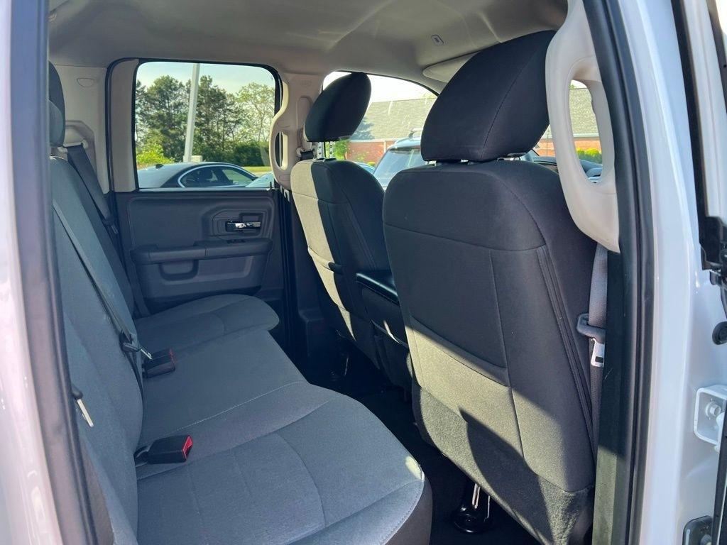 RAM 1500 SLT Quad Cab 4WD 2024