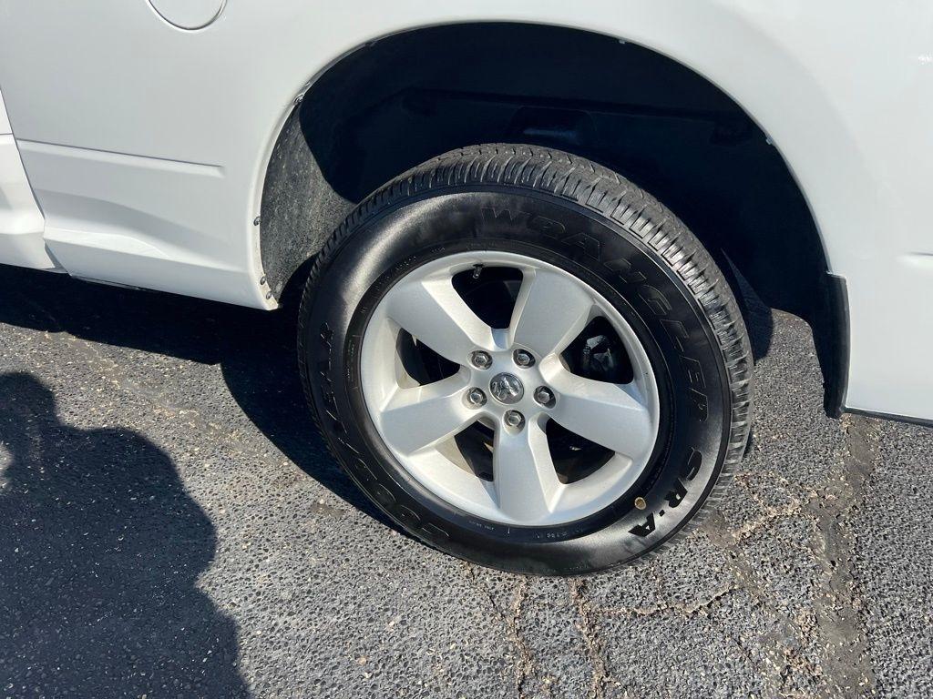 RAM 1500 SLT Quad Cab 4WD 2024