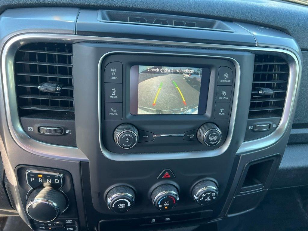 RAM 1500 SLT Quad Cab 4WD 2024