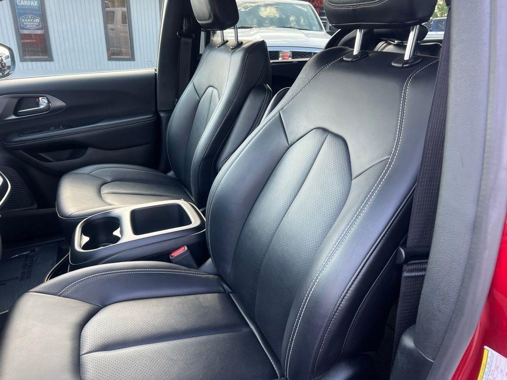 Chrysler Pacifica Select 2025