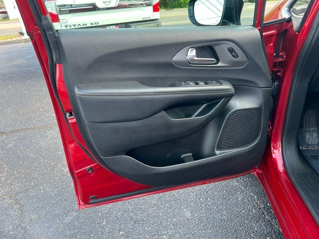 Chrysler Pacifica Select 2025