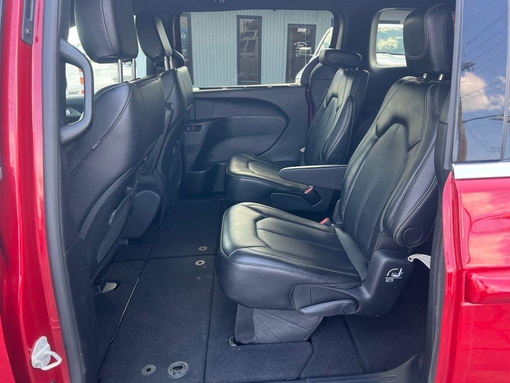 Chrysler Pacifica Select 2025