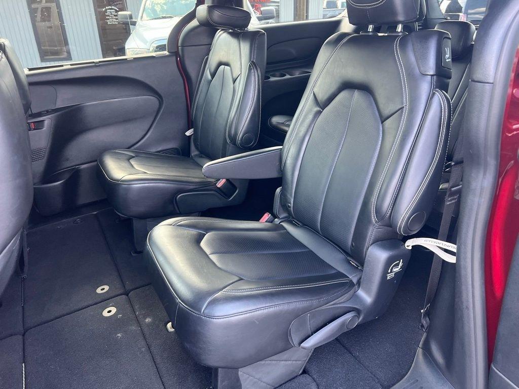 Chrysler Pacifica Select 2025