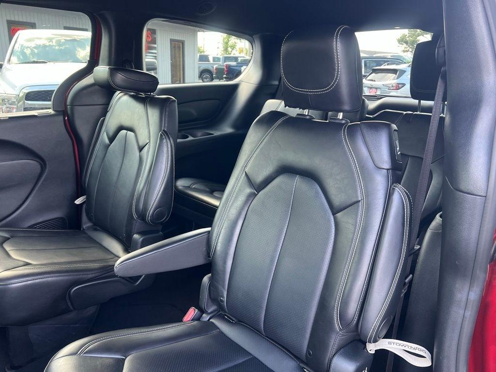 Chrysler Pacifica Select 2025