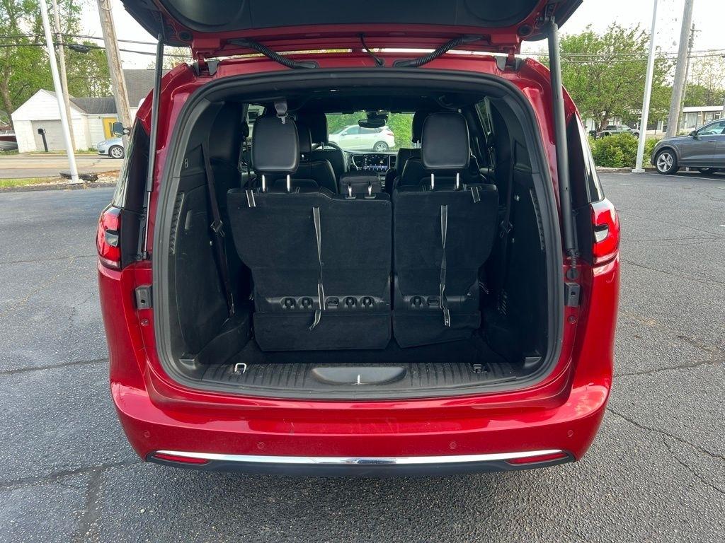 Chrysler Pacifica Select 2025