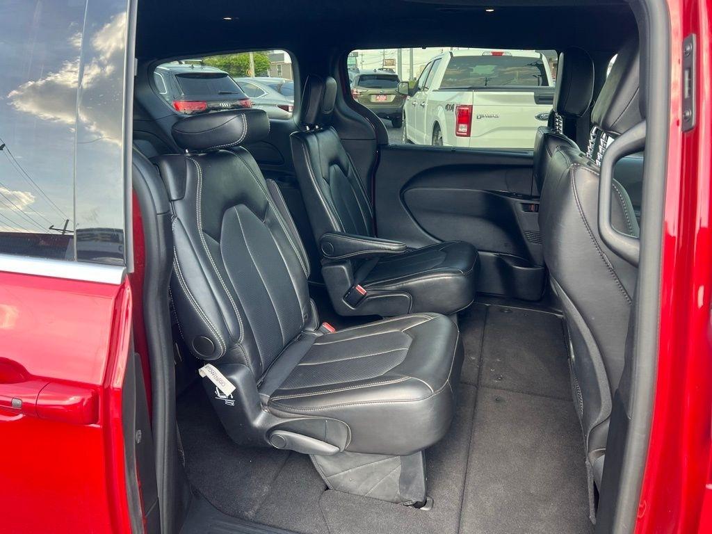 Chrysler Pacifica Select 2025