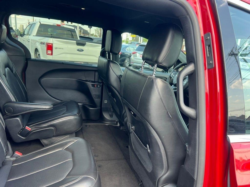 Chrysler Pacifica Select 2025