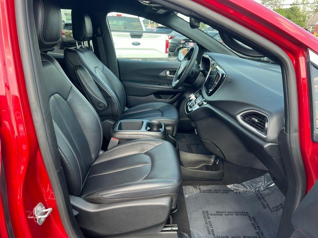 Chrysler Pacifica Select 2025