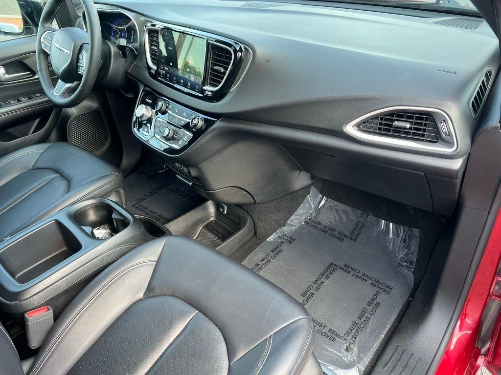 Chrysler Pacifica Select 2025