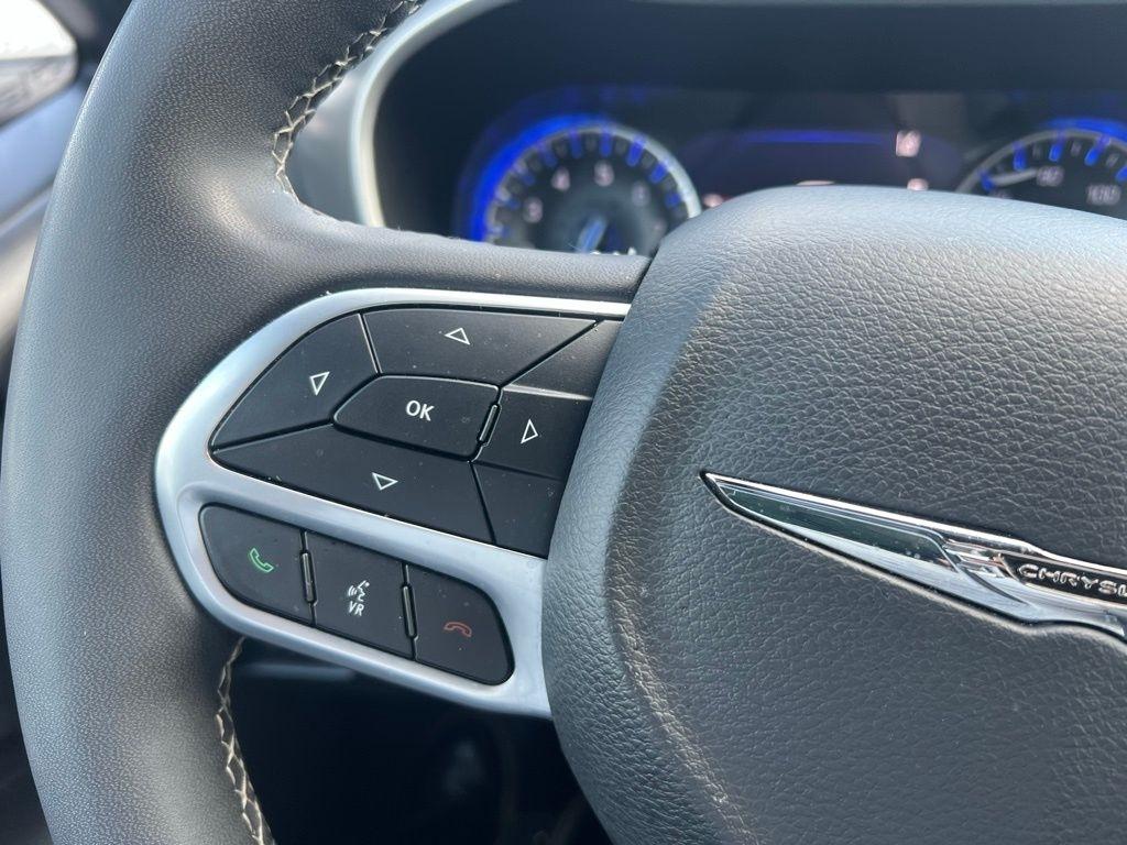 Chrysler Pacifica Select 2025