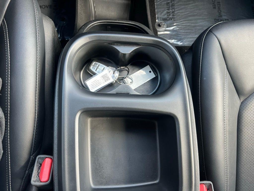 Chrysler Pacifica Select 2025