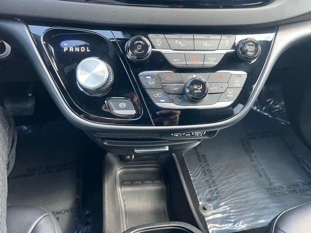 Chrysler Pacifica Select 2025