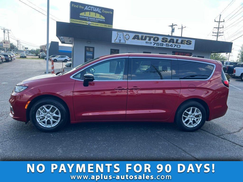 2025 Chrysler Pacifica Select