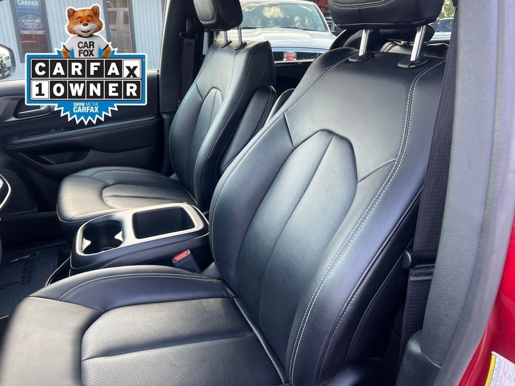 Chrysler Pacifica Select 2025