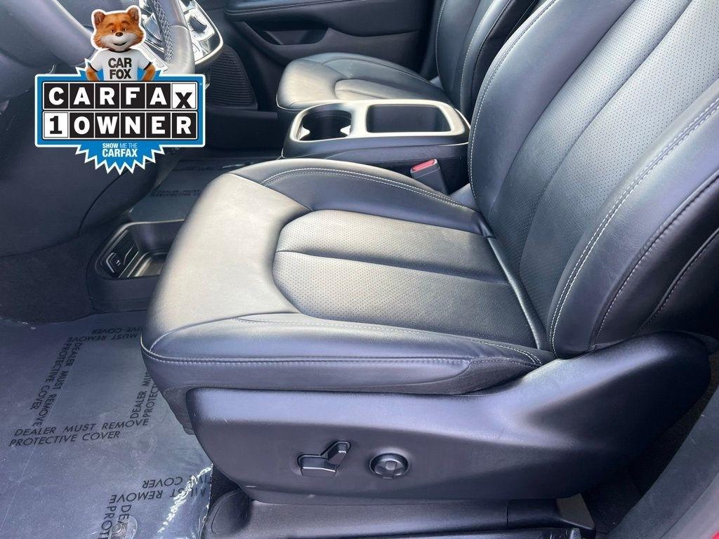 Chrysler Pacifica Select 2025