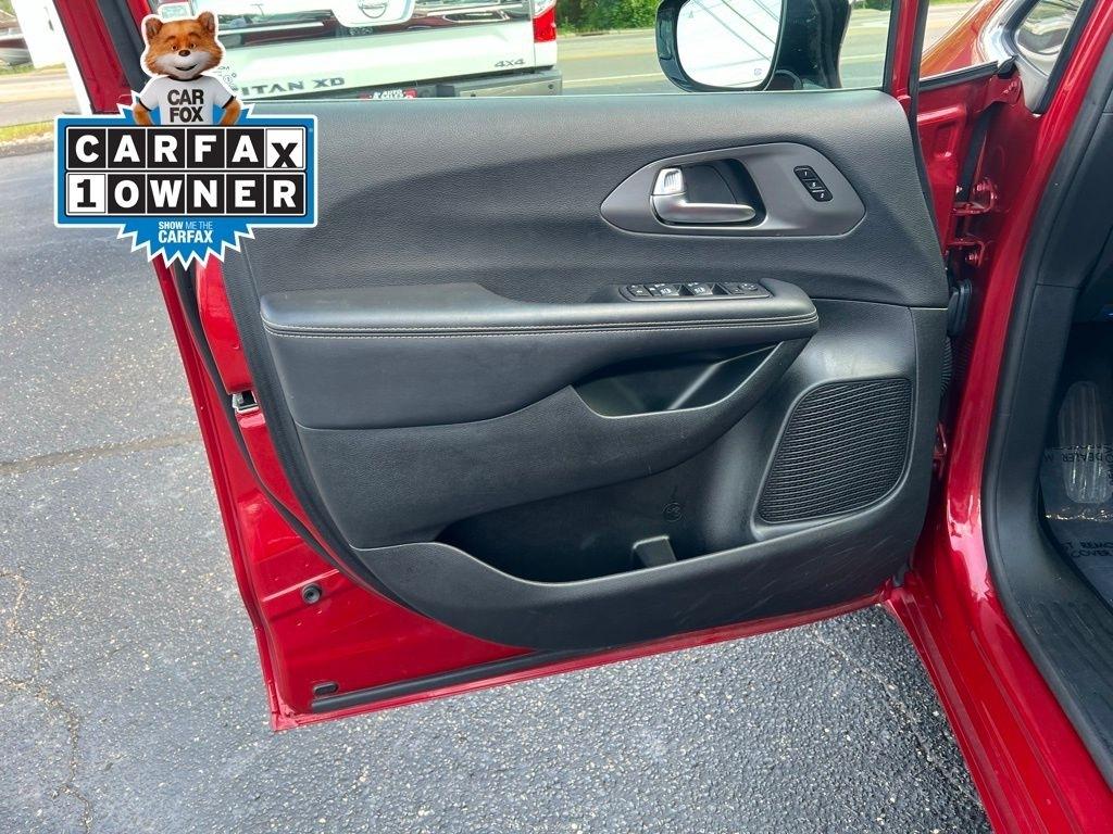 Chrysler Pacifica Select 2025