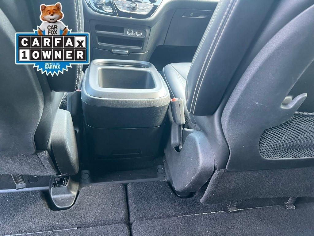 Chrysler Pacifica Select 2025