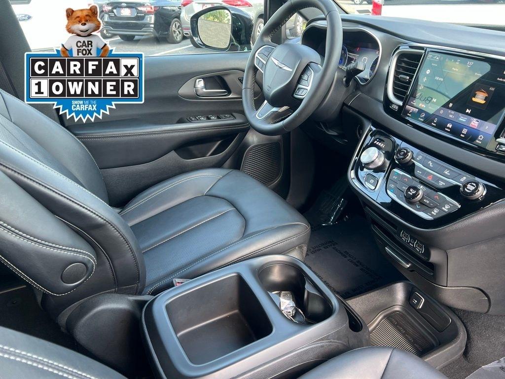 Chrysler Pacifica Select 2025