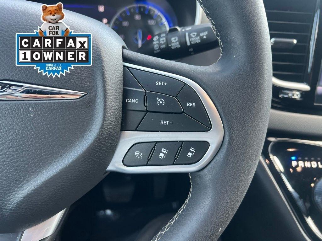 Chrysler Pacifica Select 2025