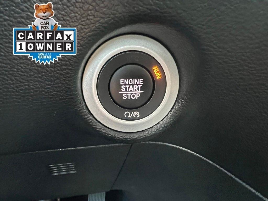 Chrysler Pacifica Select 2025