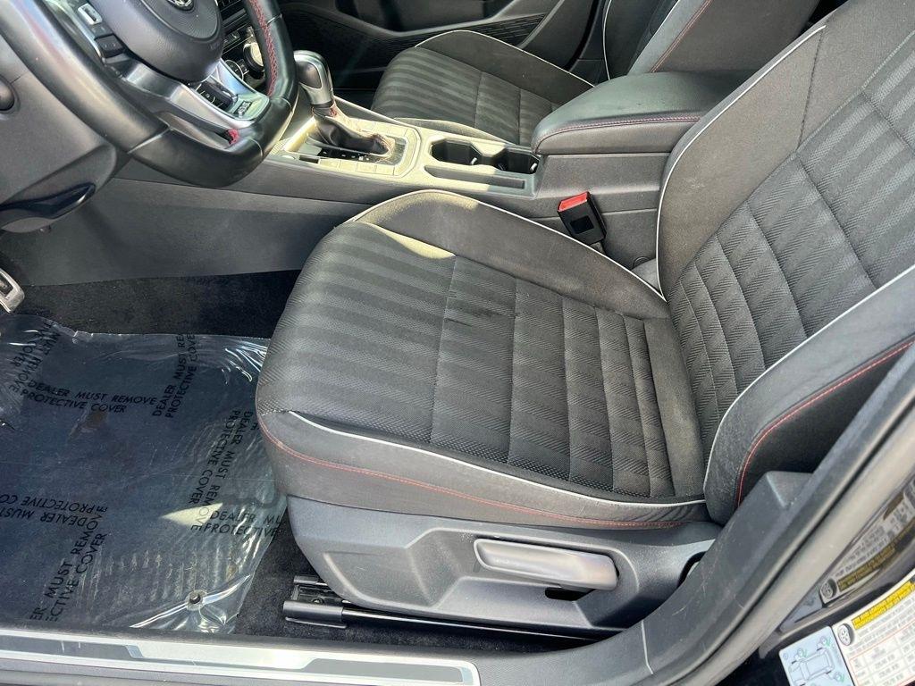 Volkswagen Jetta GLI S 7A 2020