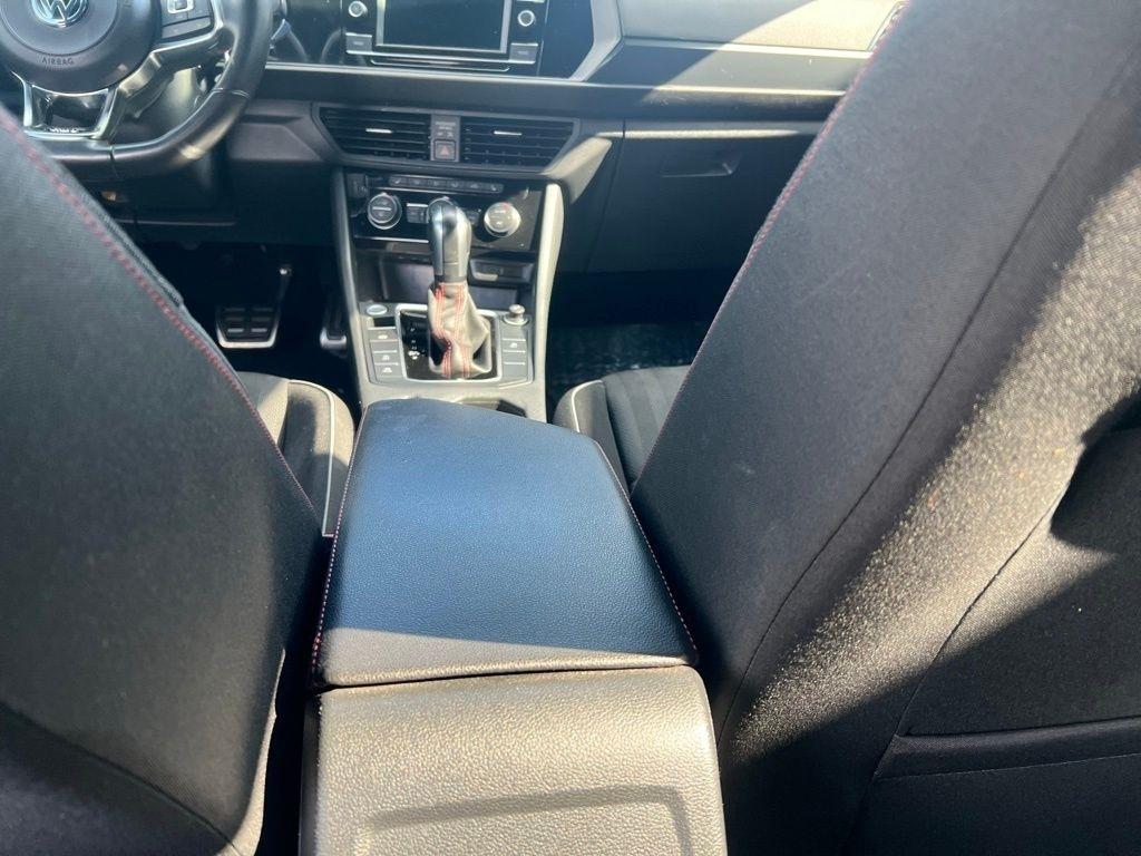 Volkswagen Jetta GLI S 7A 2020