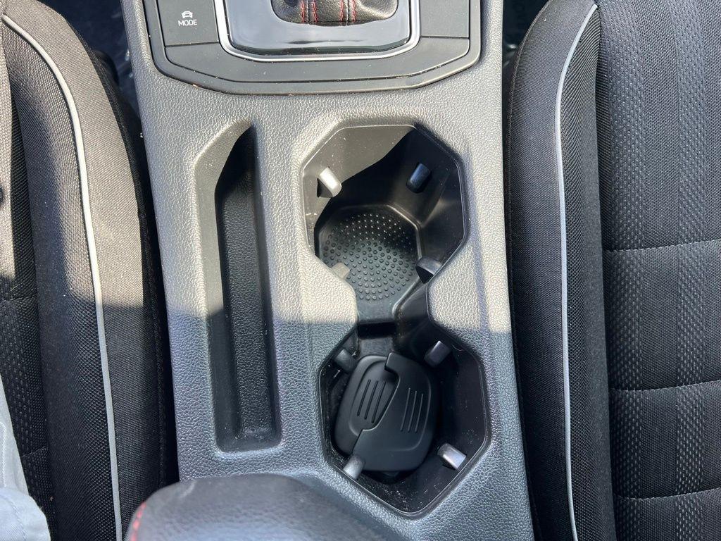 Volkswagen Jetta GLI S 7A 2020